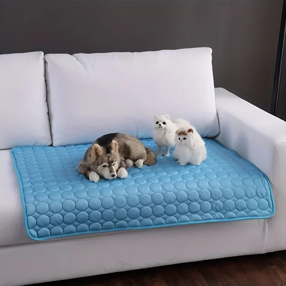cooling pet mat: side angle (CellosPets)